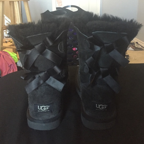 UGG AUSTRALIA BOOTS- "BAILEY BOW"