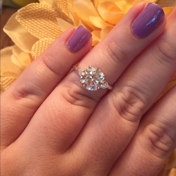 3 Carat CZ with (2) Accent Stones. Size 7 - Picture 1 of 1