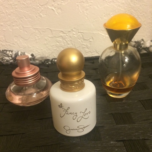 Shakira, Jessica Simpson & Rare Gold perfume