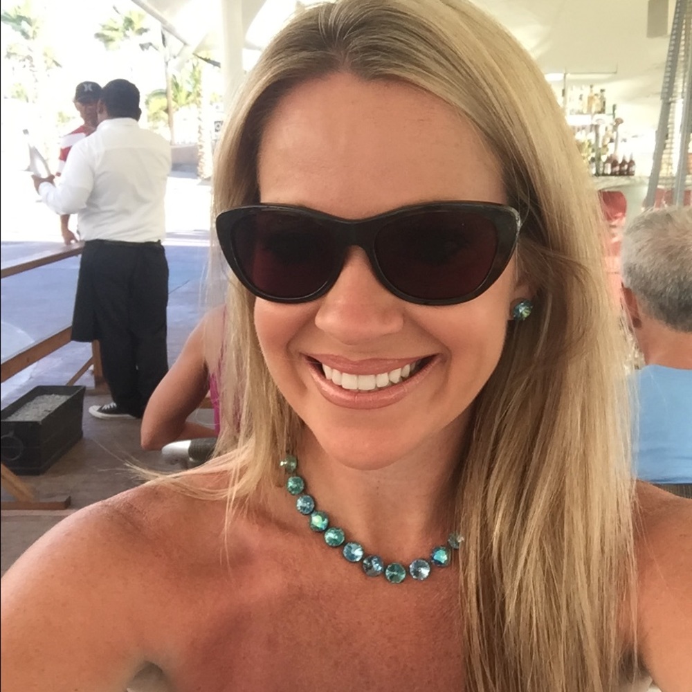 Meet your Posher, Laurel