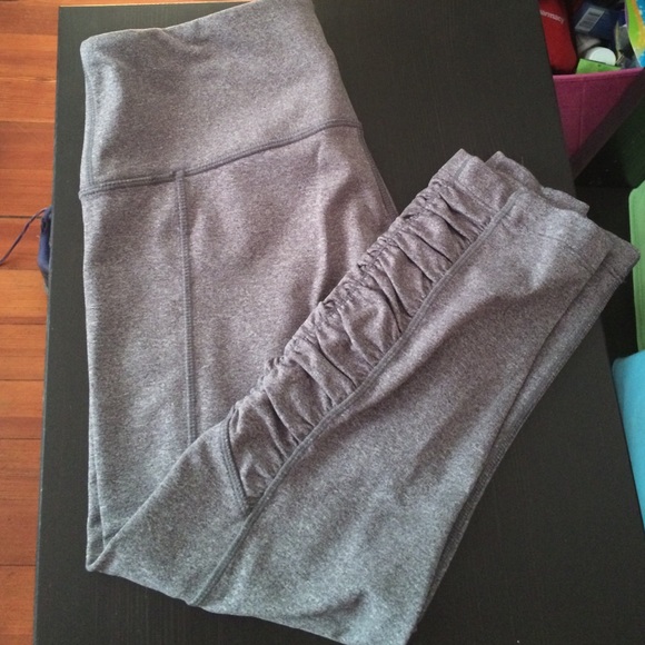 Small grey workout capris