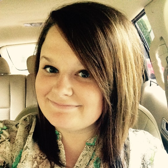 Meet your Posher, Lindsey - Picture 1 of 1