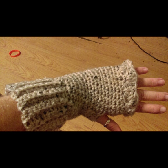 Finger less gloves