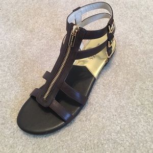 Size 8 Michael Kors Kennedy flat sandal