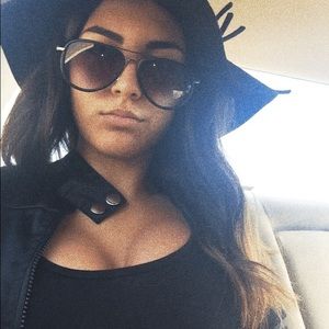 Meet your Posher, Brooke