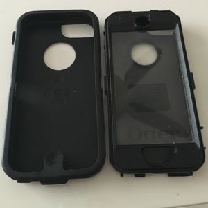 Black Otter box for iPhone 5s