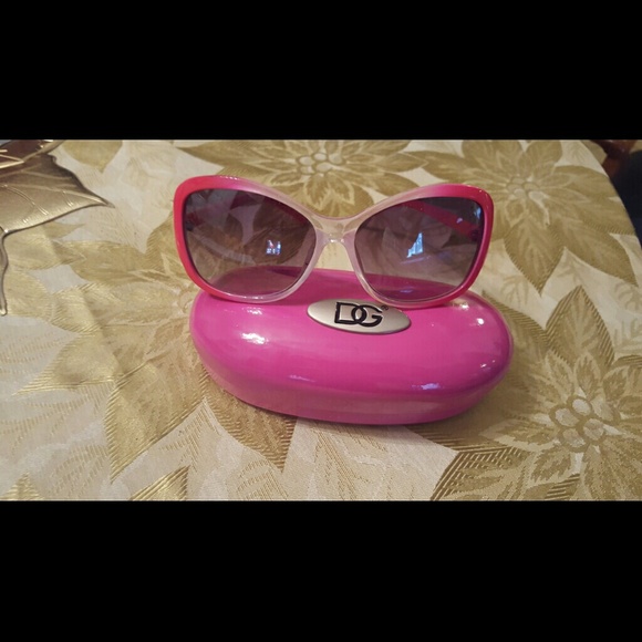 * SOLD* Cute Glasses - Picture 1 of 3