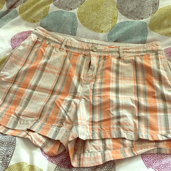 Low rise plaid shorts