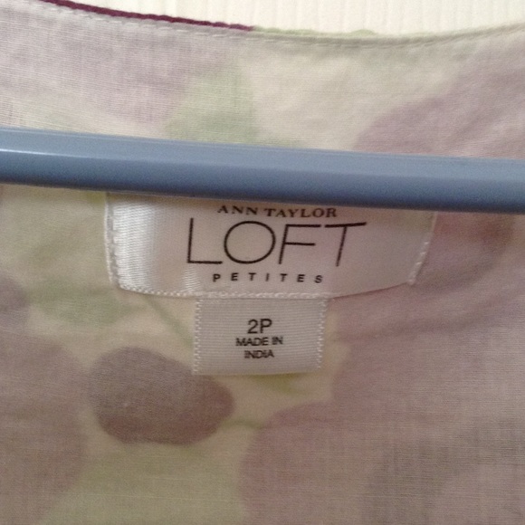 Ann Taylor Loft Petites Floral Top - Picture 3 of 3