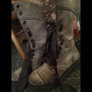 Floral doc marten 1914 triumph (RARE) 🌸🌸🌸