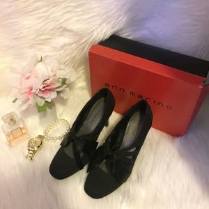 Ann Marino Black pumps