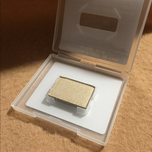 Mary Kay Mineral Eye Color: Gold Coast - Picture 2 of 4