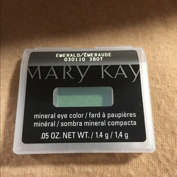 Mary Kay Mineral Eye Color: Emerald - Picture 1 of 4