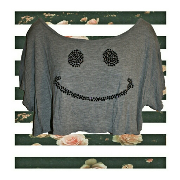 Forever 21 Tops - ❌BUNDLED❌Happy Face Crop Top Sz S