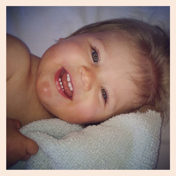 Meet your Posher, Lauren - Picture 2 of 3