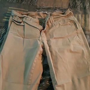 Lee khakis