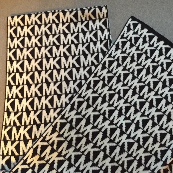 Michael Kors scarf
