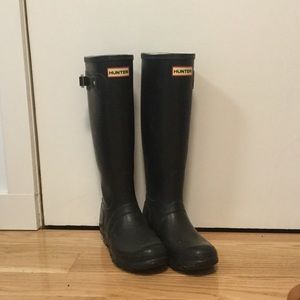 Hunter Tall Rainboot- women's BLACK MATTE size 7