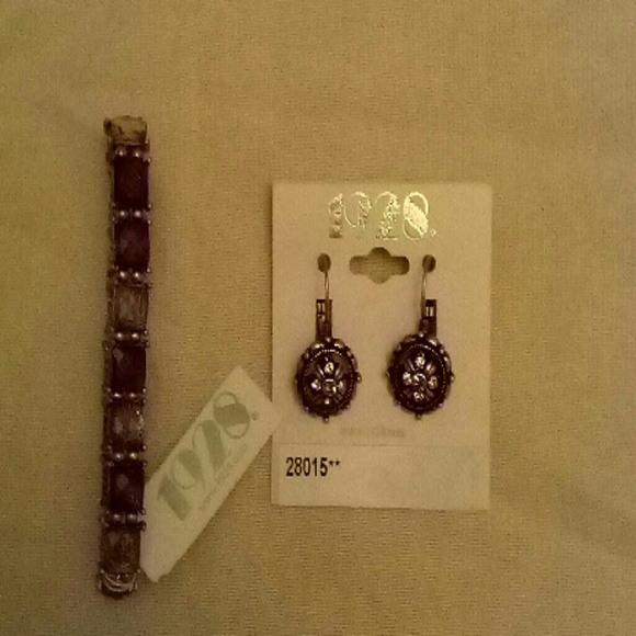 1928 Brand Copper Bracelet and Earrings Set - Picture 2 of 2