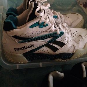 White / blue reebok size 8