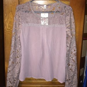 Lace sleeved top