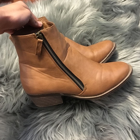 Leather Henry Ferrera boot cut heals