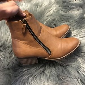 Leather Henry Ferrera boot cut heals