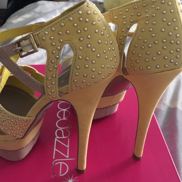 shoedazzle yellow heels