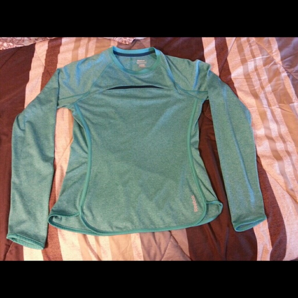 Long sleeve workout top