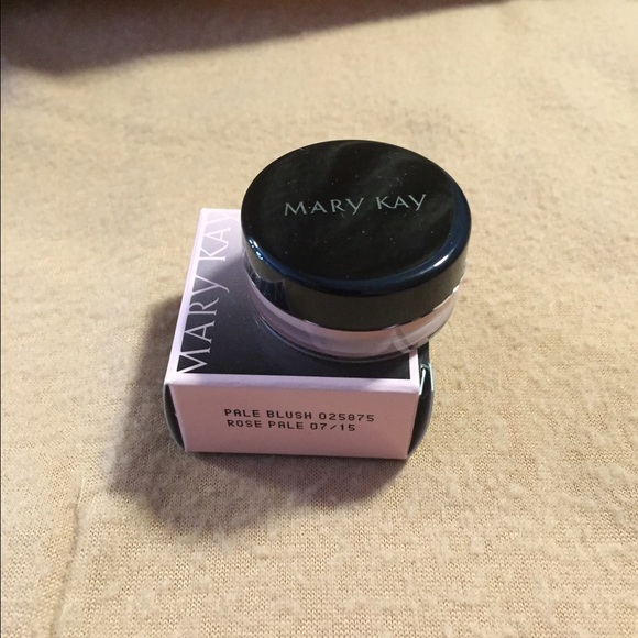 Mary Kay Cream Eye Color:  Pale Blush - Picture 2 of 4