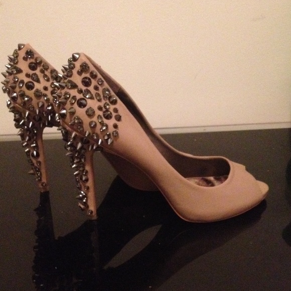 Stud embellished peep toes