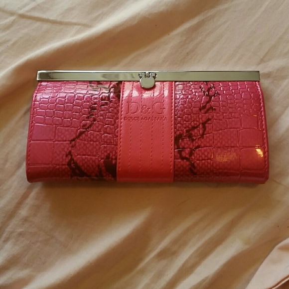 Clutch wallet
