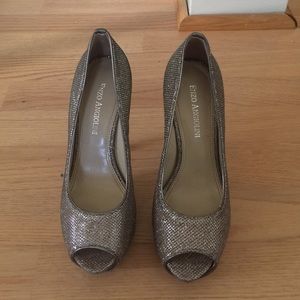 Enzo angiolini gold platform heel