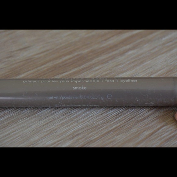 Stila smudge crayon in smoke - Picture 3 of 4