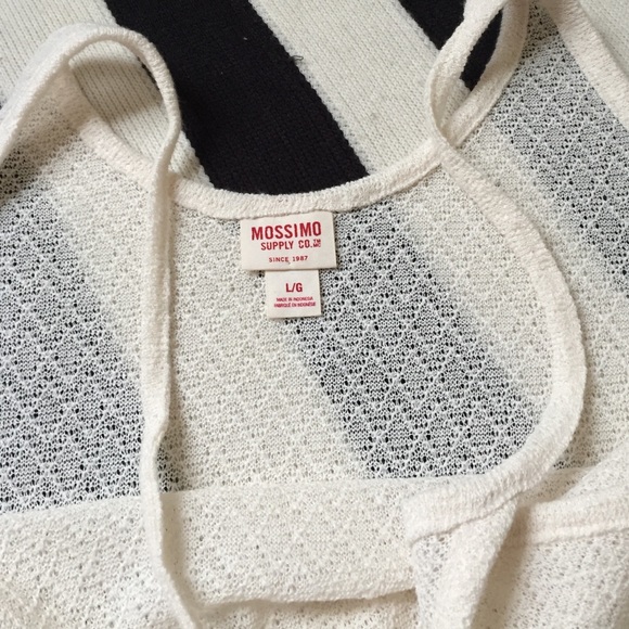 Cream Tank w/ Lace Detailing - Picture 3 of 3