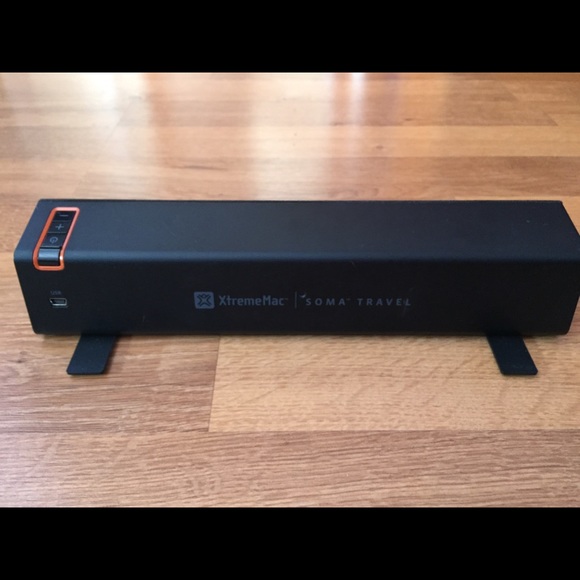 iPhone 4 portable speaker