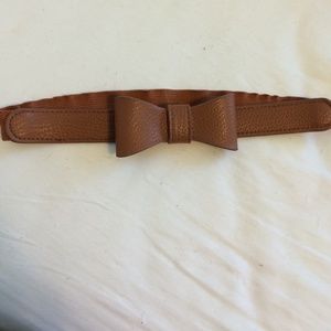 Cognac brown elastic belt