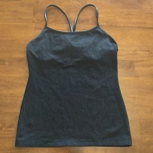 Lulu lemon yoga top. Size 8. Black with pattern.