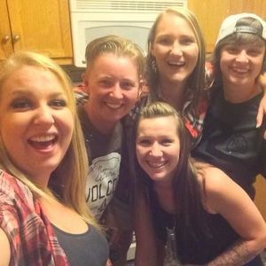 Meet your Posher, Caitlin