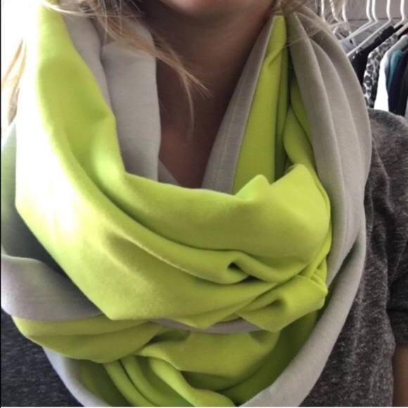 MINT CONDITION Lululemon vinyasa scarf