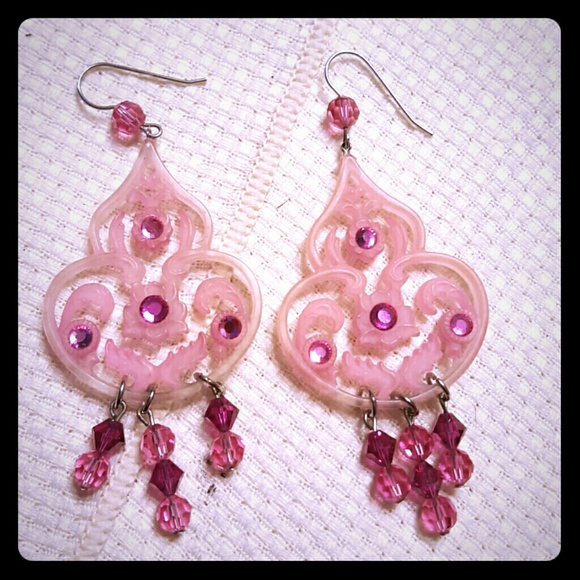 Tarina Tarantino chandelier earringa