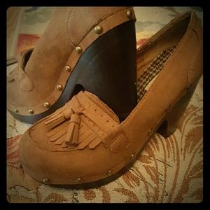 Tan suede fringe booties