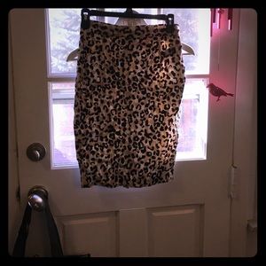 Leopard pencil skirt