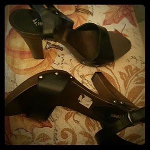 Sexy wood heel leather strap stud heels