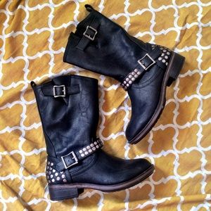 Candies studded black boots