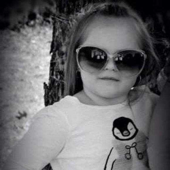 Meet your Posher, Jessica - Picture 1 of 1
