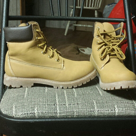 Boots size 7