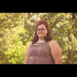 Meet your Posher, Laura