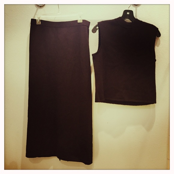 💄REDUCED💄Vintage Brown St John knit top & skirt