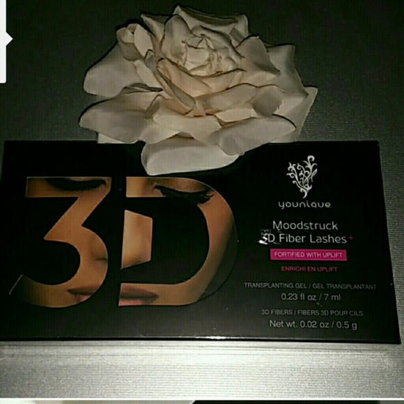 ❤YOUNIQUE 3D LASHES👀 "AUTHENTIC❤
